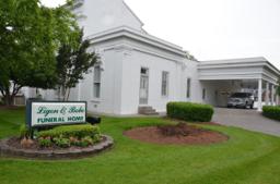 Ligon & Bobo Funeral Home building in Lebanon, Tennessee