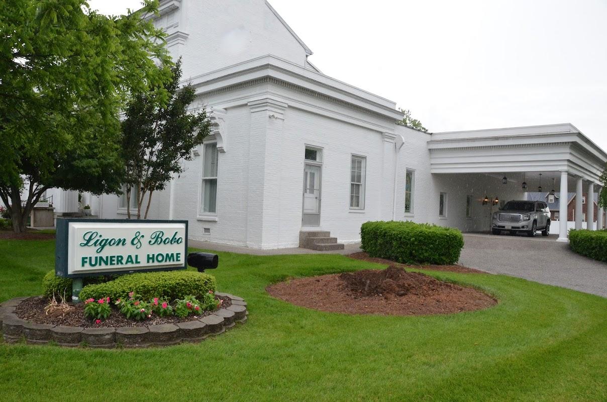Ligon & Bobo Funeral Home in Lebanon Tennessee