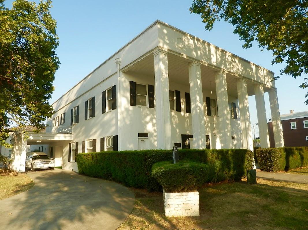 Lipp And Sullivan Funeral Directors building in Marysville, California