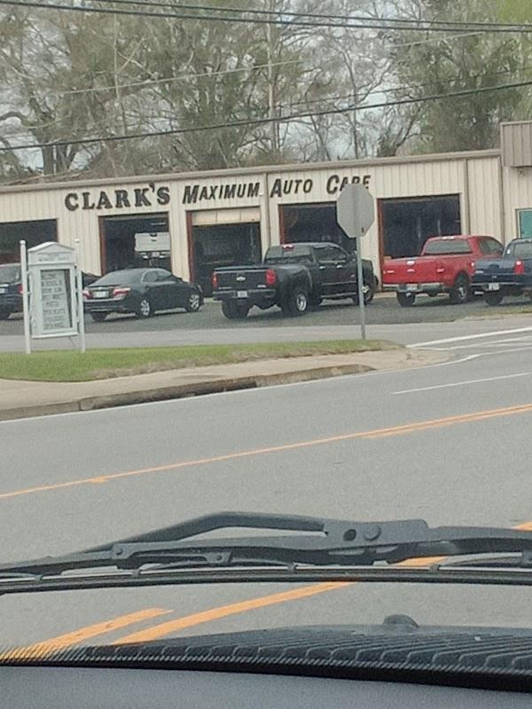Lowe's Funeral Home in Helena Georgia