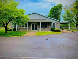 Maddux Funeral Home building in Pembroke, Kentucky