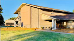 Maddux-Fuqua-Hinton Funeral Home building in Hopkinsville, Kentucky