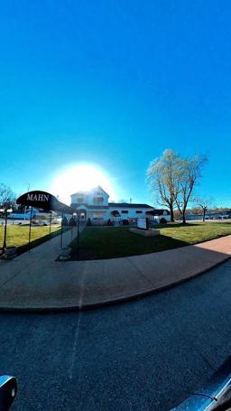 Mahn Funeral Home in De Soto Missouri