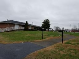 Manakee Funeral Home building in Elizabethtown, Kentucky