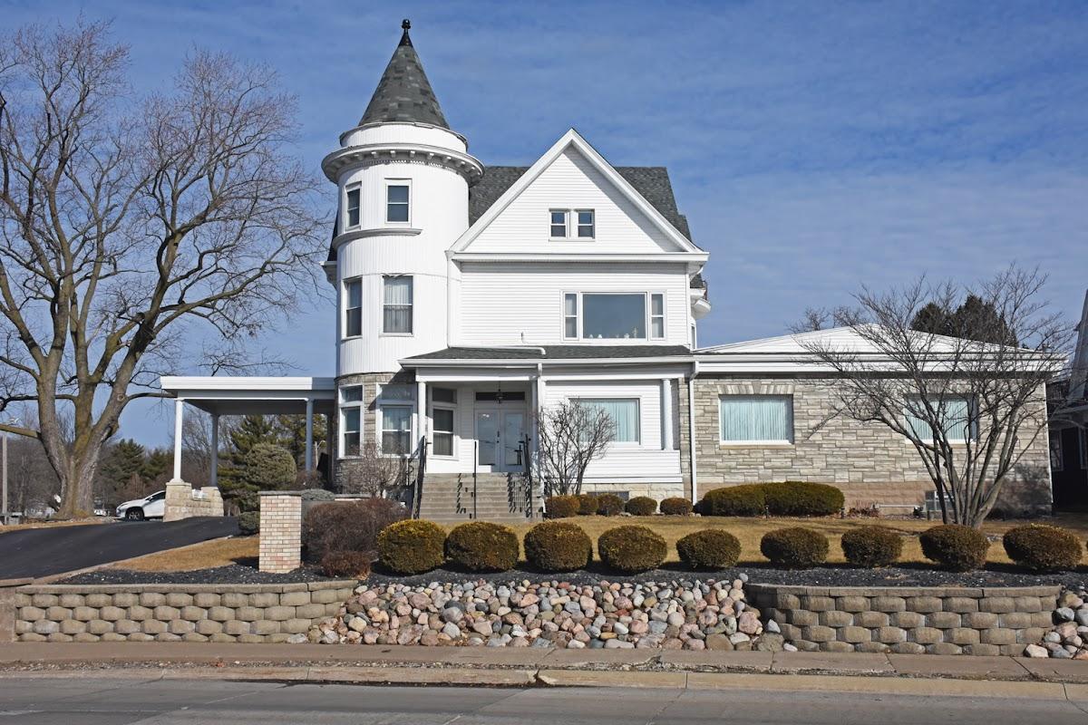 McGinnis-Chambers Funeral & Cremation Services in Bettendorf Iowa