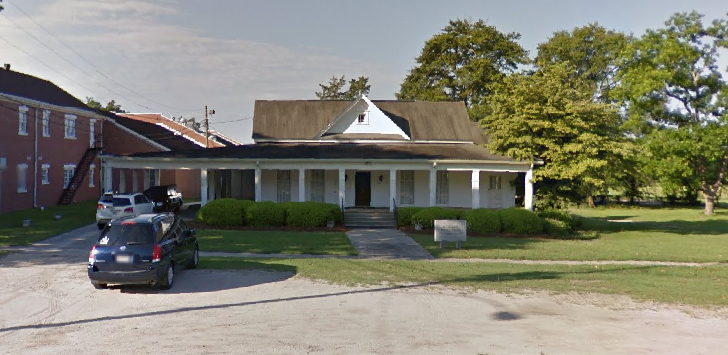 McLeighton Funeral Service - Butler building in Butler, Georgia