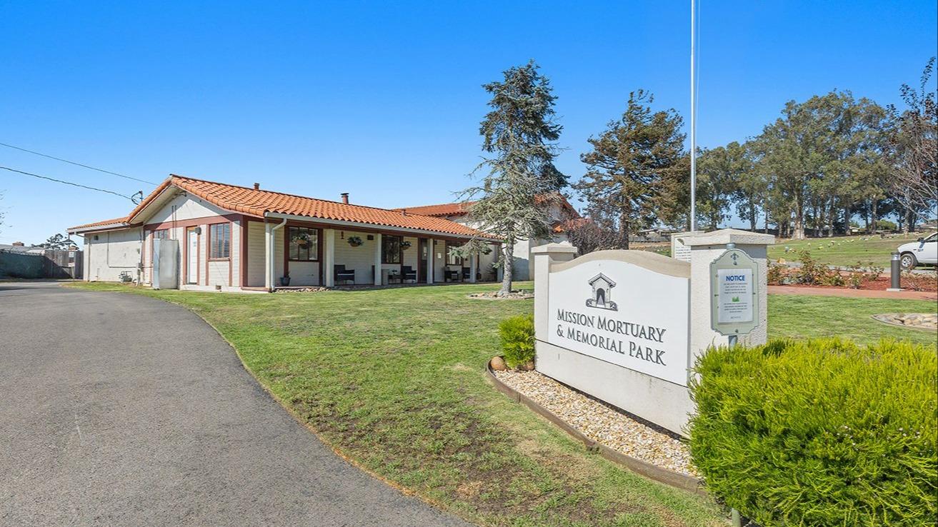 Mission Memorial Park and Seaside Funeral Home building in Seaside, California
