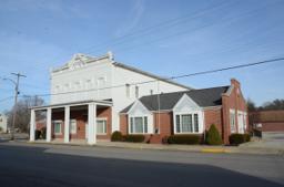 Mott & Henning Funeral Home building in Athens, Illinois