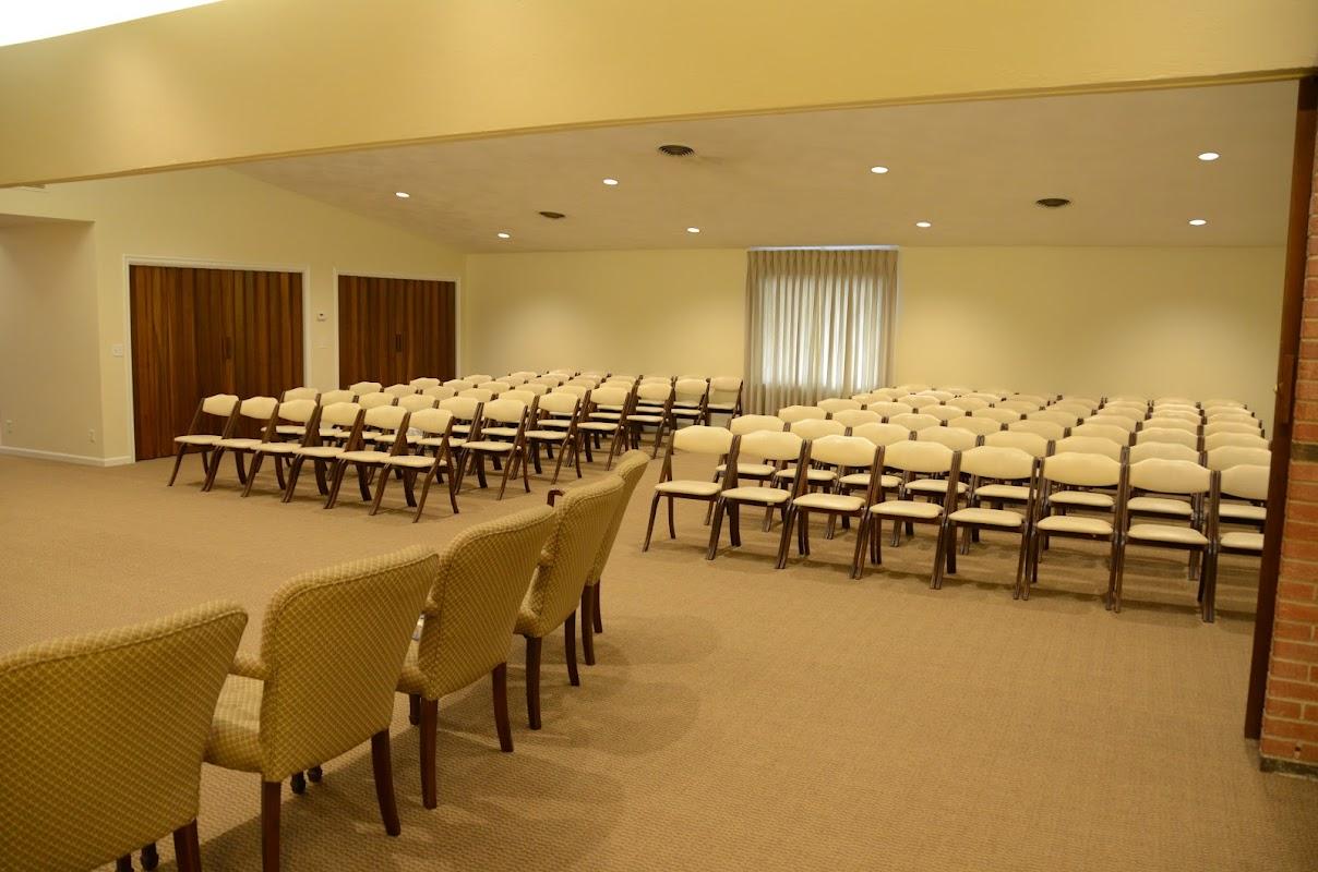 Oaks-Hines Funeral Home building in Canton, Illinois