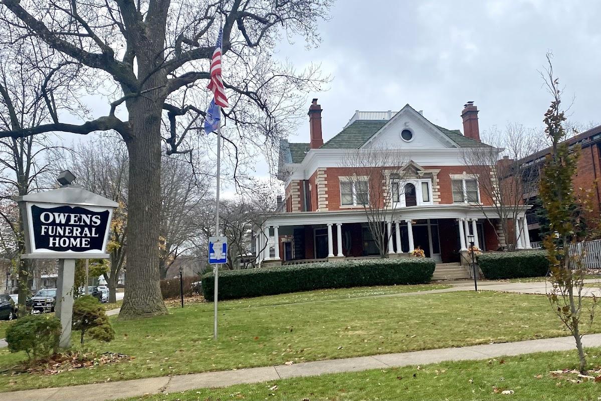 Owens Funeral Home building in Champaign, Illinois