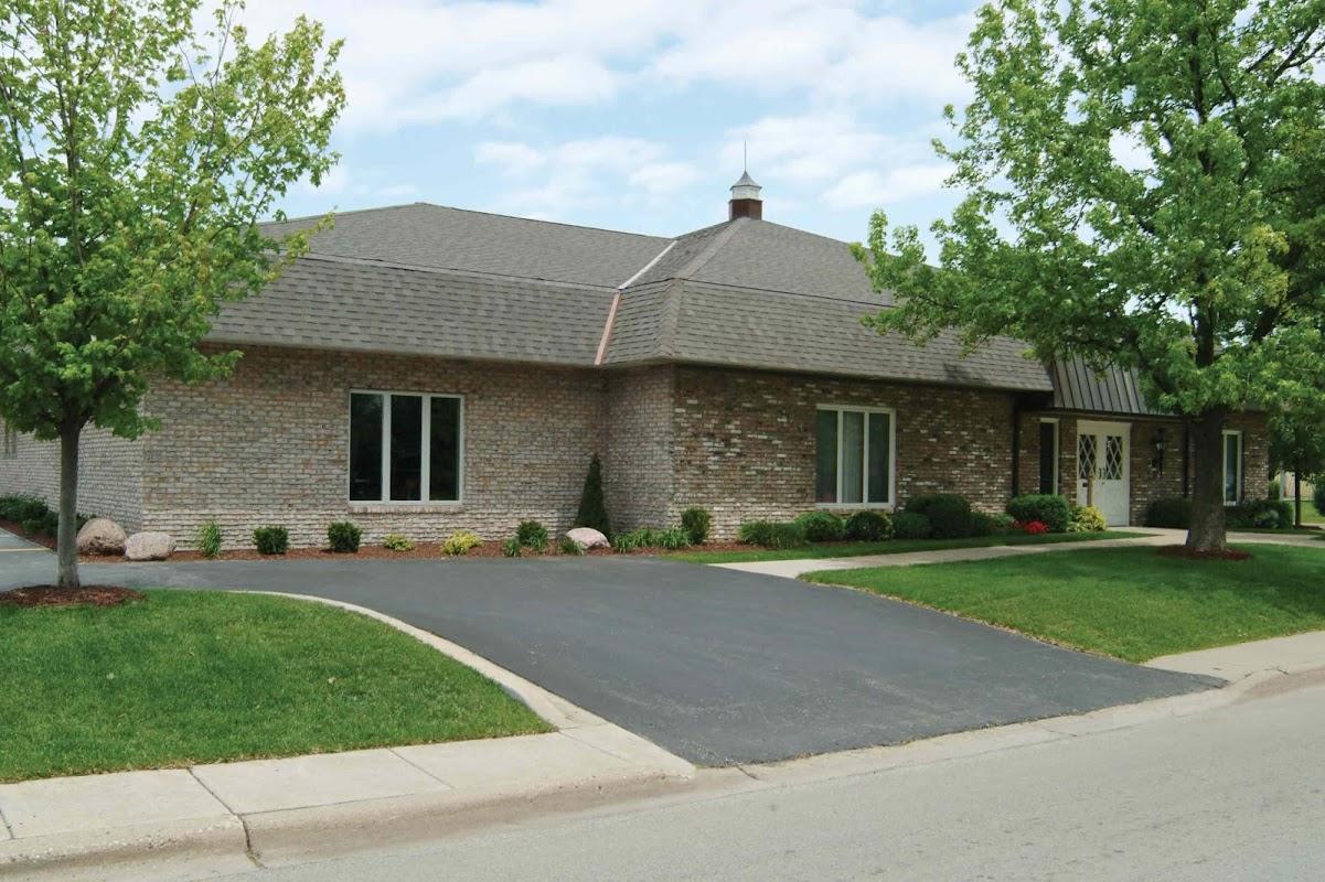 Preston-Hanley Funeral Homes & Crematory building in Creve Coeur, Illinois