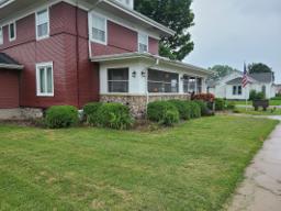 Quiram-Peasley Funeral Home building in Atlanta, Illinois