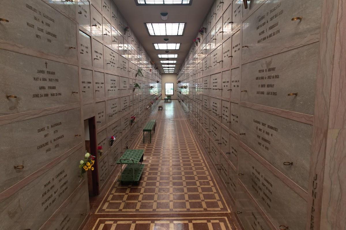 Riverview Abbey Funeral Home Mausoleum & Crematorium building in Portland, Oregon