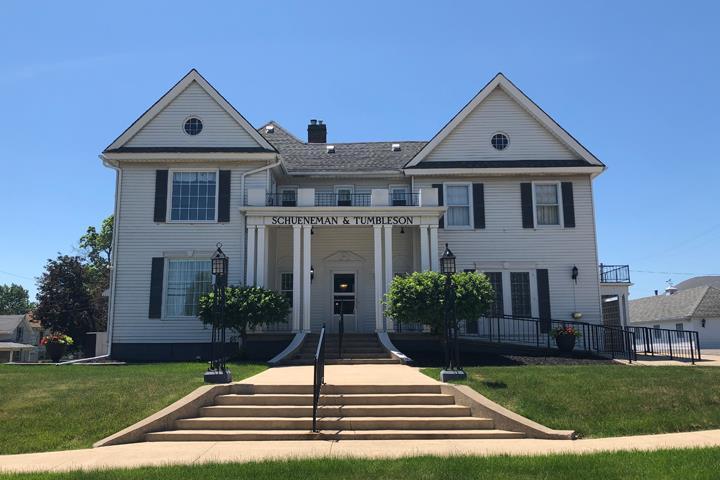 SchuenemanTumbleson Funeral Home building in Kewanee, Illinois
