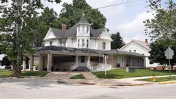 Stewart & Carroll Funeral Home building in Paris, Illinois
