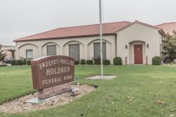 Sweeney-Phillips & Holdren Funeral Home in Warrensburg Missouri