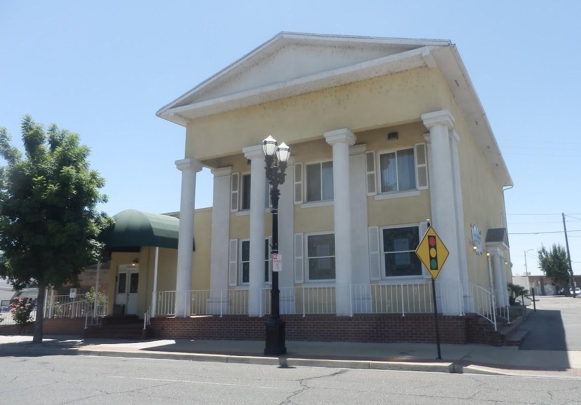 Thomas-Robinson Funeral Home building in Selma, California