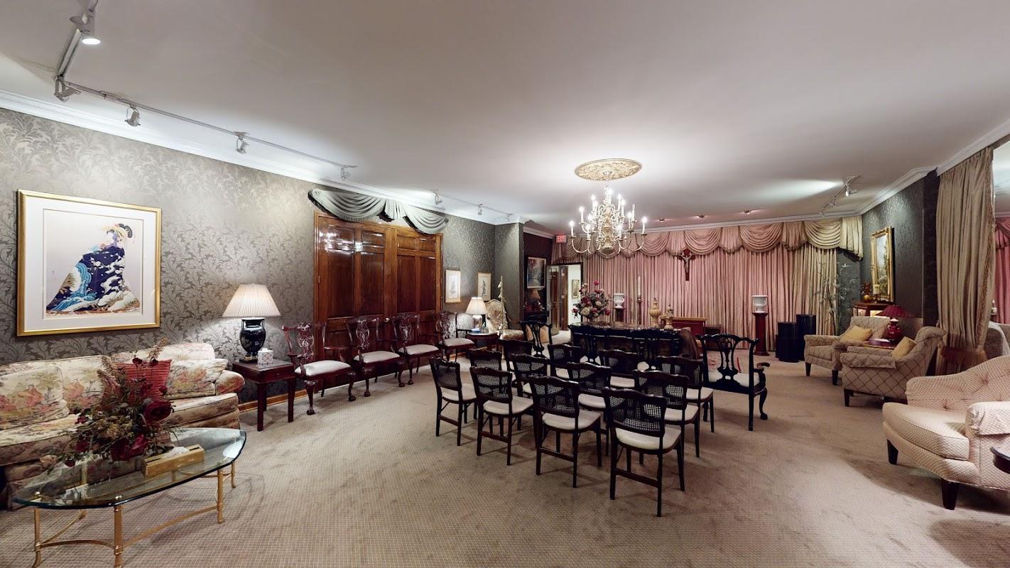 Thompson & Kuenster Funeral Home in Oak Lawn Illinois