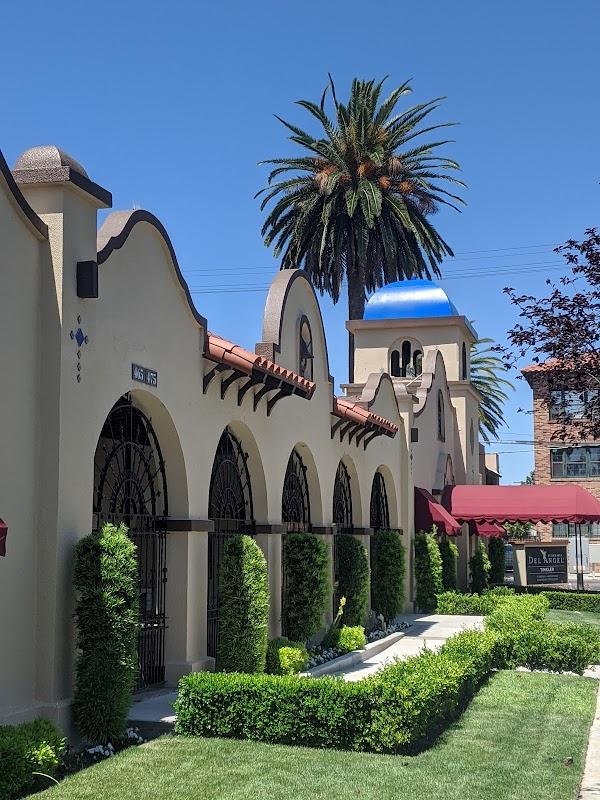 Tinkler Funeral Chapel & Crematory building in Fresno, California