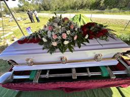 Trevino Royal Oaks Funeral Home in Pearsall Texas