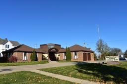 Van Steenhuyse-Russell Funeral Home in Vinton Iowa
