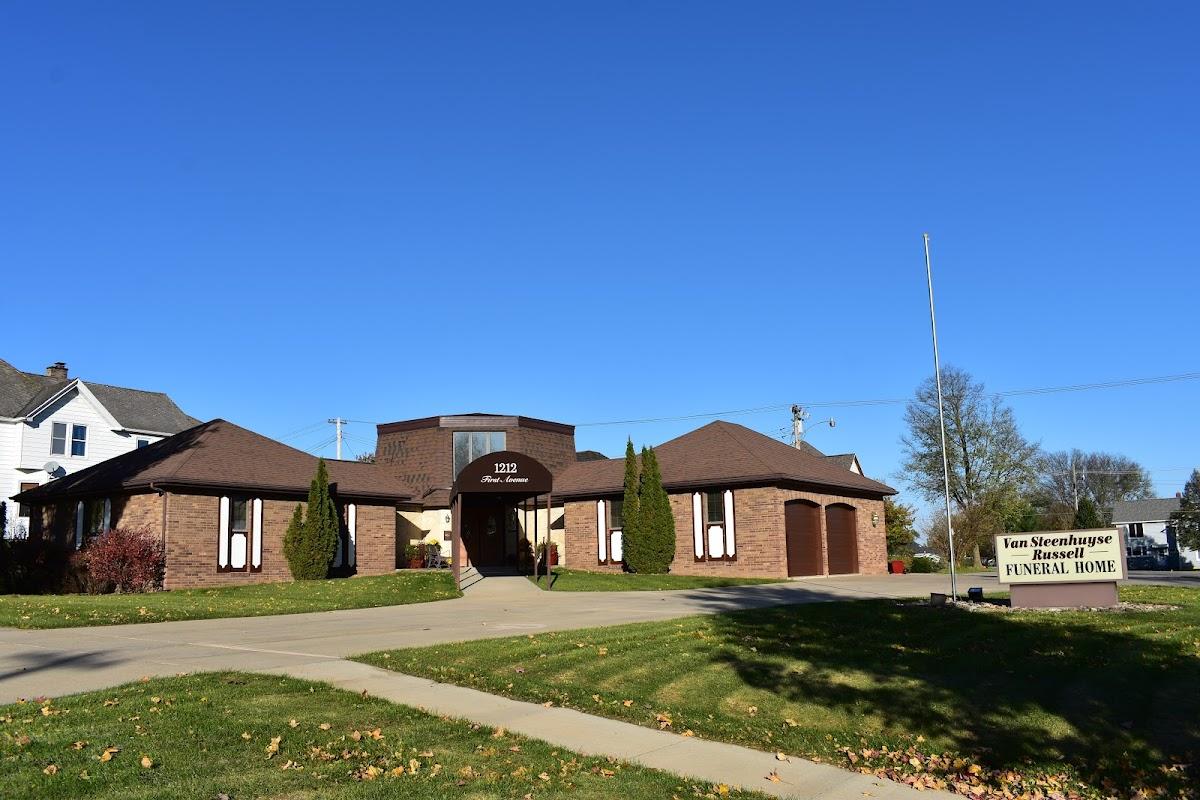 Van Steenhuyse-Russell Funeral Home in Vinton Iowa