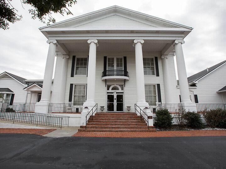 Weaver Funeral Home in Bristol Tennessee