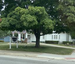 White Funeral Home in Independence Iowa