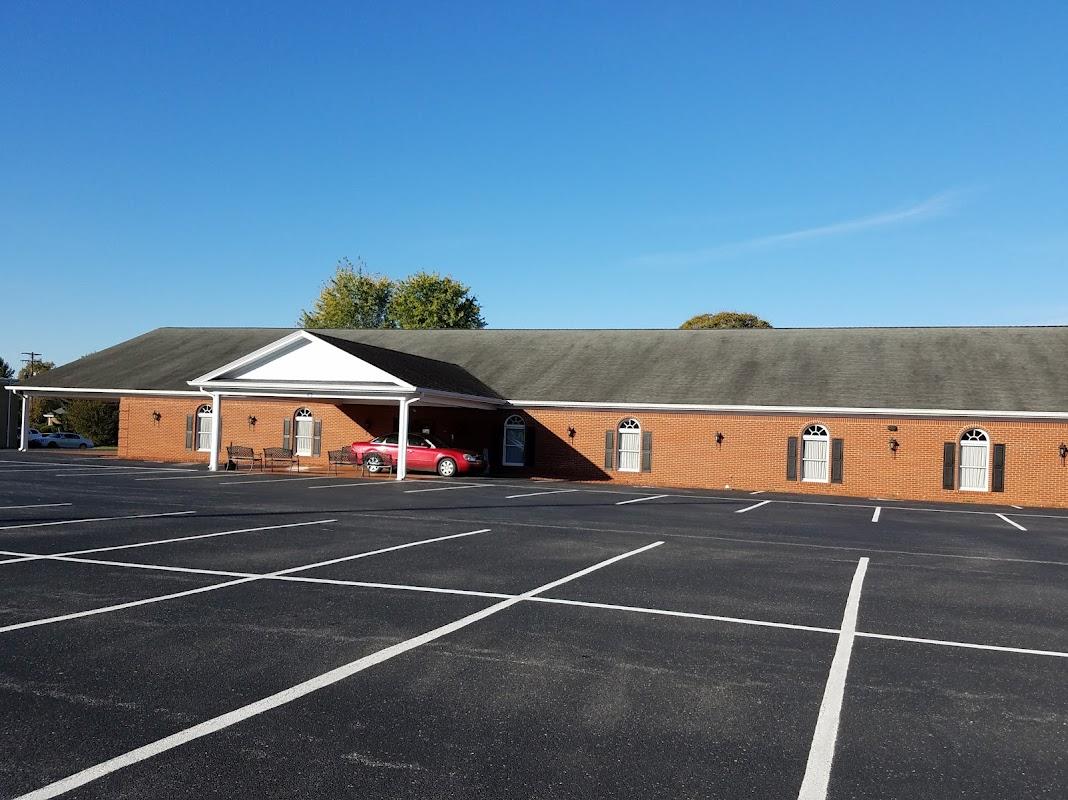 William R. Rust Funeral Home - Hodgenville Chapel building in Hodgenville, Kentucky